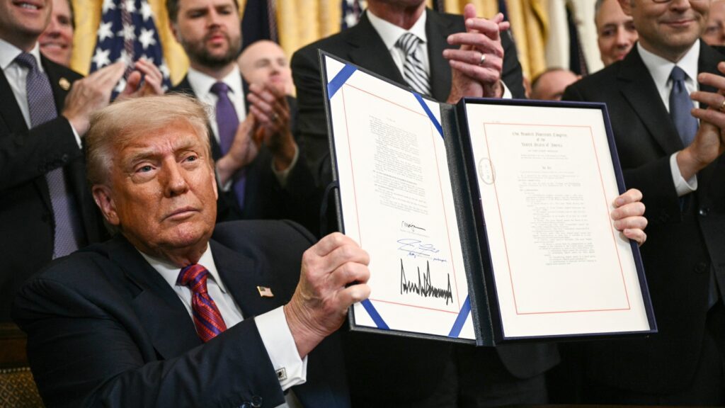 Donald Trump’s New Crypto Launch: How It Benefits His Family Financially