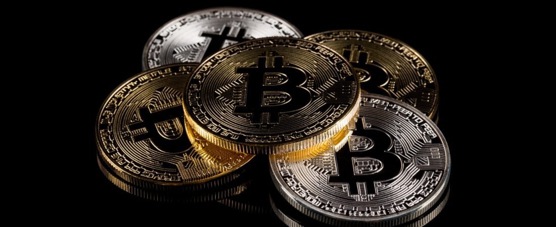 Crypto Market Struggles: Analyzing Bitcoin, Ethereum, and Altcoin Performance After $1 Trillion Sell-Off